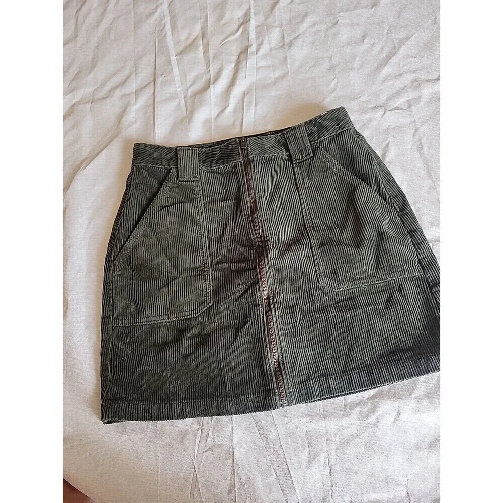 Hollister Dark Green Corduroy Skirt Size 9 Front Zip Junior Ultra High Rise